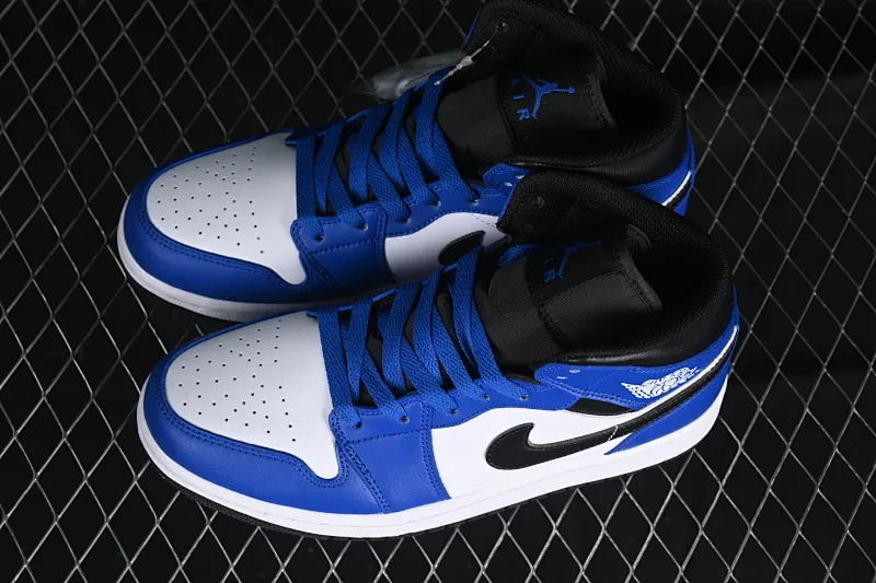 All categories Air Jordan Jordan series basketball shoes Air Jordan 1 Mid Air Jordan 1 Mid AJ1 Joe 1 white and blue color Zhongbang basketball shoes DQ8423-402